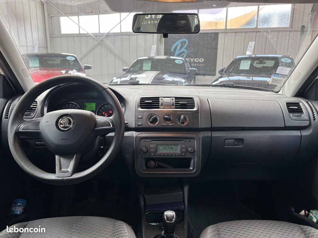 SKODA FABIA 1.6 TDi 75 CH ACTIVE (image 14)