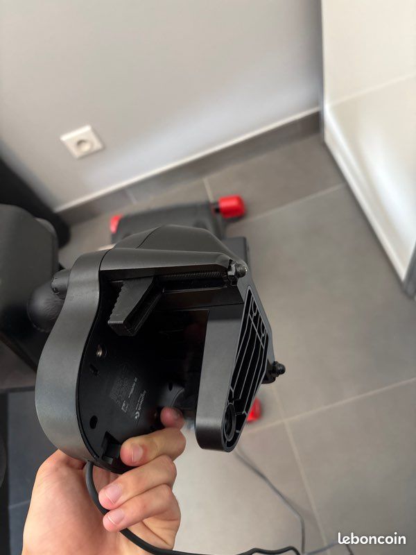 Simulateur de conduite G29 logitech avec Pedale , volant et levier de vitesse (image 5)