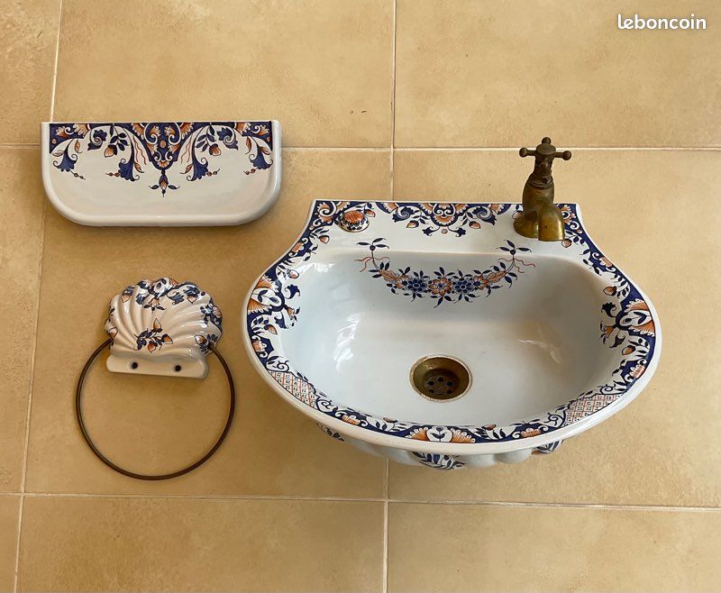 Vasque faïence vieux Rouen fait main+tablette+porte serviette (image 1)