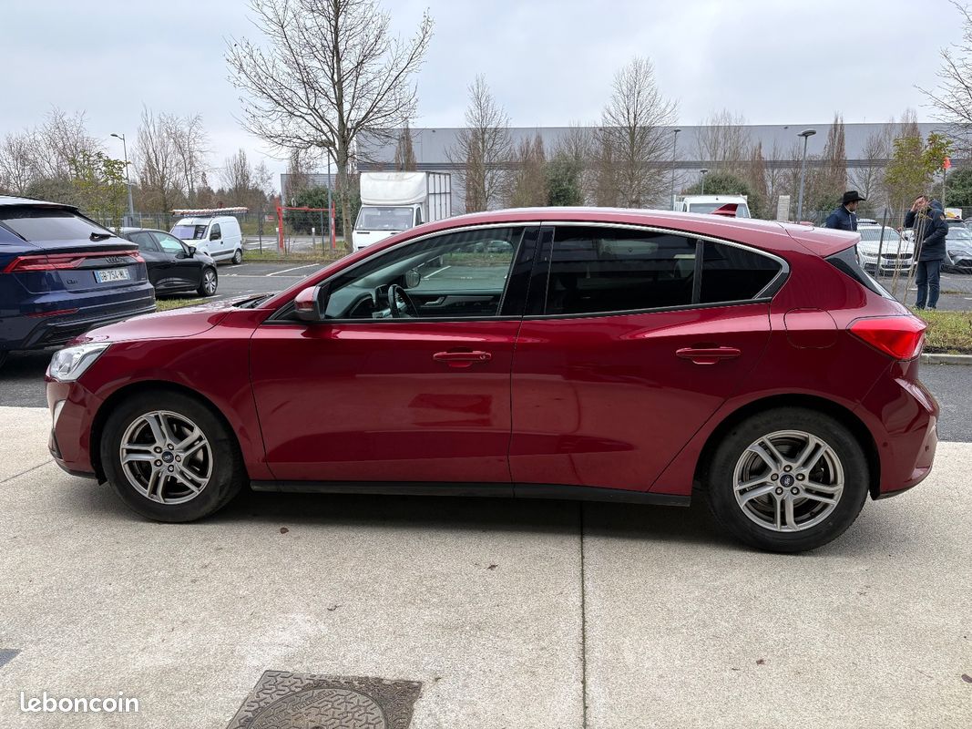 FORD FOCUS 1.0 EcoBoost 100 CH BVM6 Trend Business / CARPLAY / CAMERA / KEYLESS (image 9)