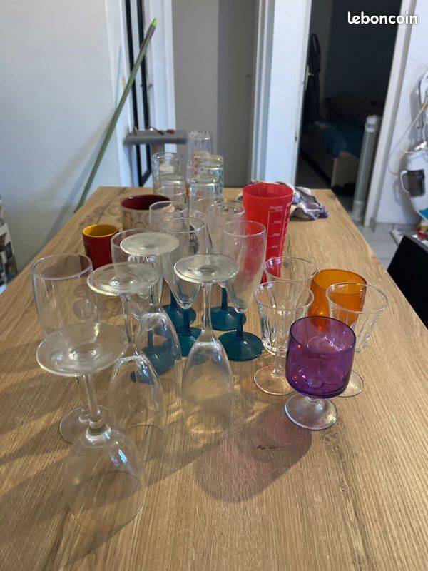 Lots de verres et flûte (image 2)
