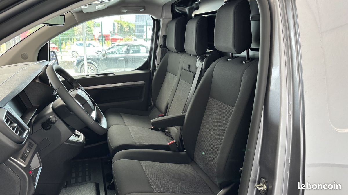 29 990 HT - CITROEN JUMPY M 2.2 180 cv bva PACK PREMIUM CONNECT + CONFORT GRIS ACIER neuf / tva recuperable (image 5)