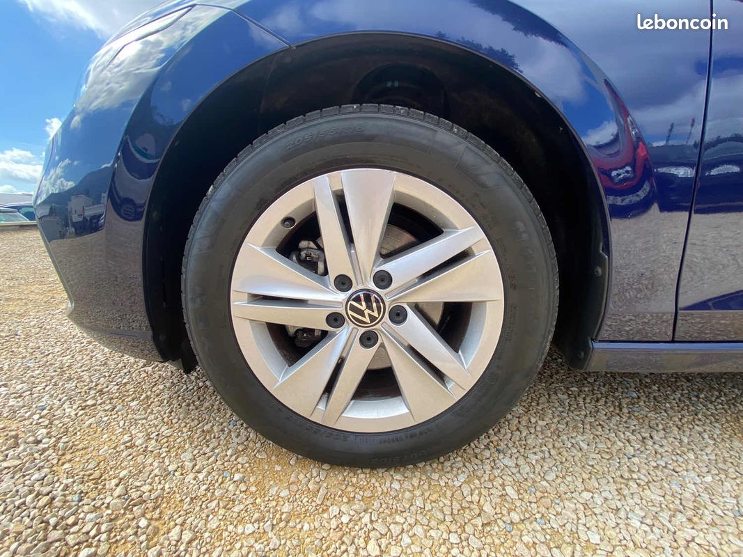 VOLKSWAGEN Golf 8 - 1.0 eTSI 110ch LIFE DSG (image 9)