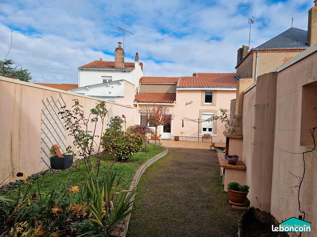Maison 6 pièces 157 m² · à Saint-Philbert-de-Grand-Lieu · 157 m² · 279 575 €
