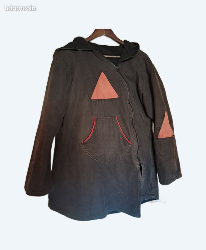 Manteau noir délavé à capuche pointue (image 1)