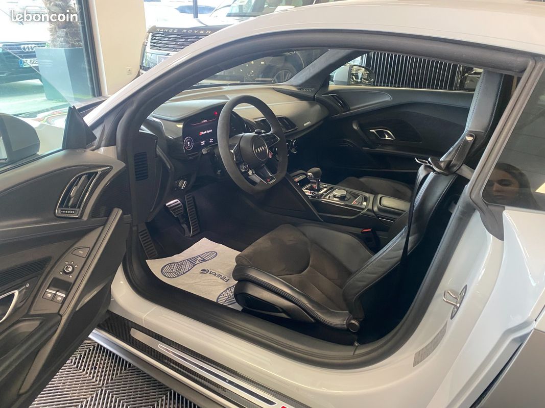 Audi R8 620 CV V10 Performance LOA 1 299 Euros Par mois Sièges Recaro Carbon Interieur et Moteur Gris Suzuka V 10 (image 32)