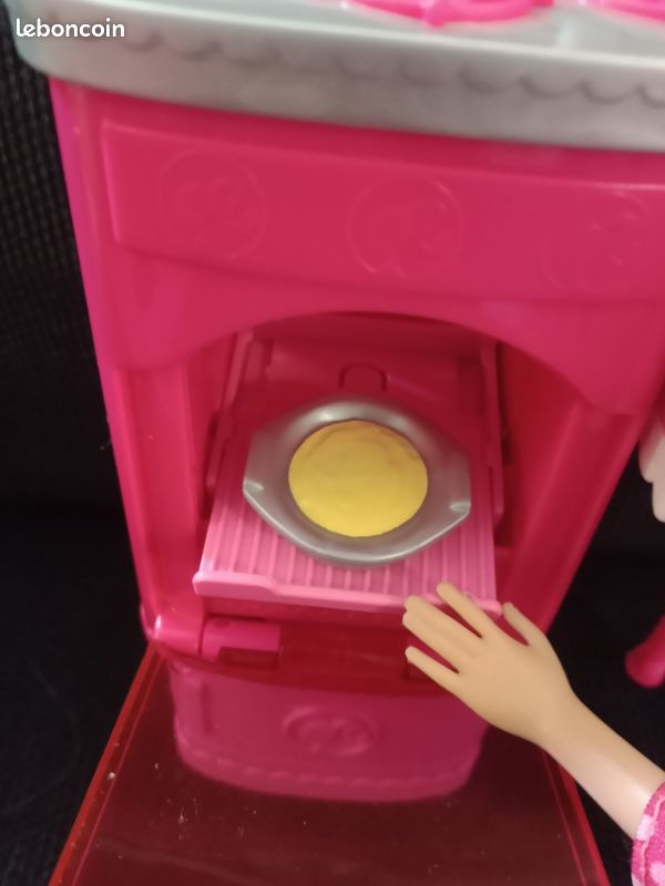 Barbie à la pâtisserie (image 7)