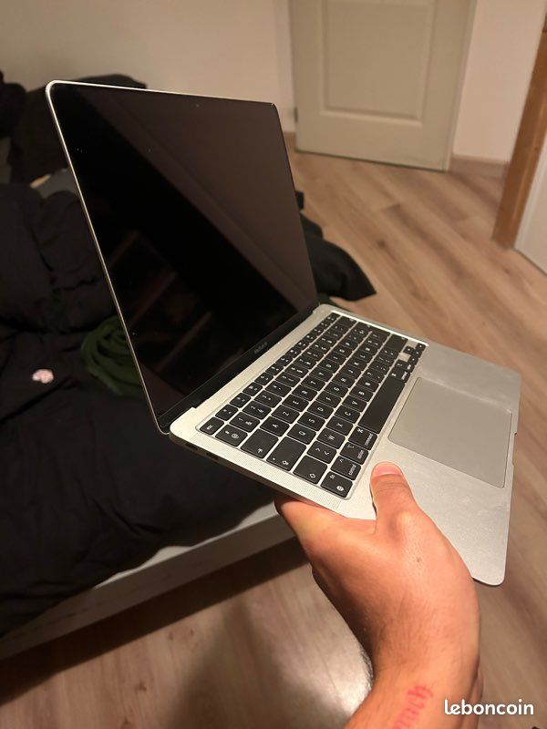 MACBOOK Air M1 2020 (acheté en 2022) (image 4)