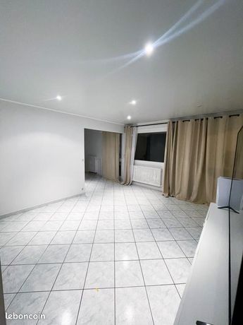 https://img.leboncoin.fr/api/v1/lbcpb1/images/cc/d7/0b/ccd70b866d5cc3034776dddf5be5417bdde7848f.jpg?rule=ad-image