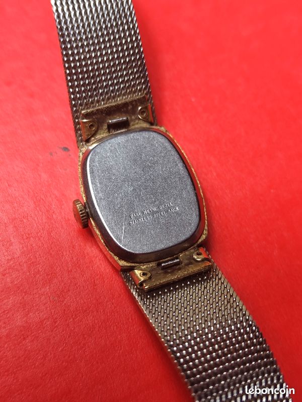Montre Vintage Timex Mécanique à Remontage Manuel étanche Avec Date - Cadran Doré, Occasion