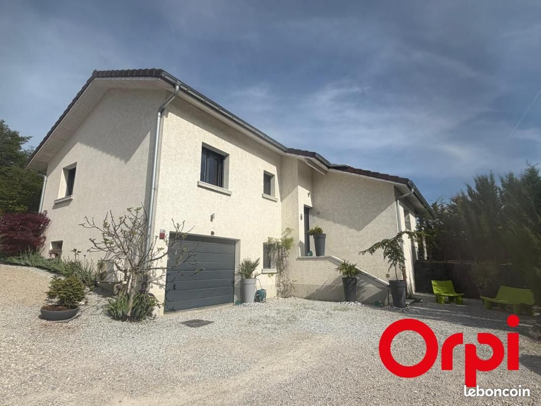 Maison 4 pièces 175 m² · à Viry · 175 m² · 615 000 €