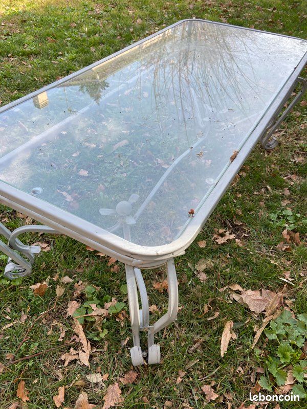 Table extérieur (image 3)