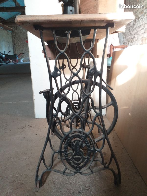 Machine à coudre (image 3)