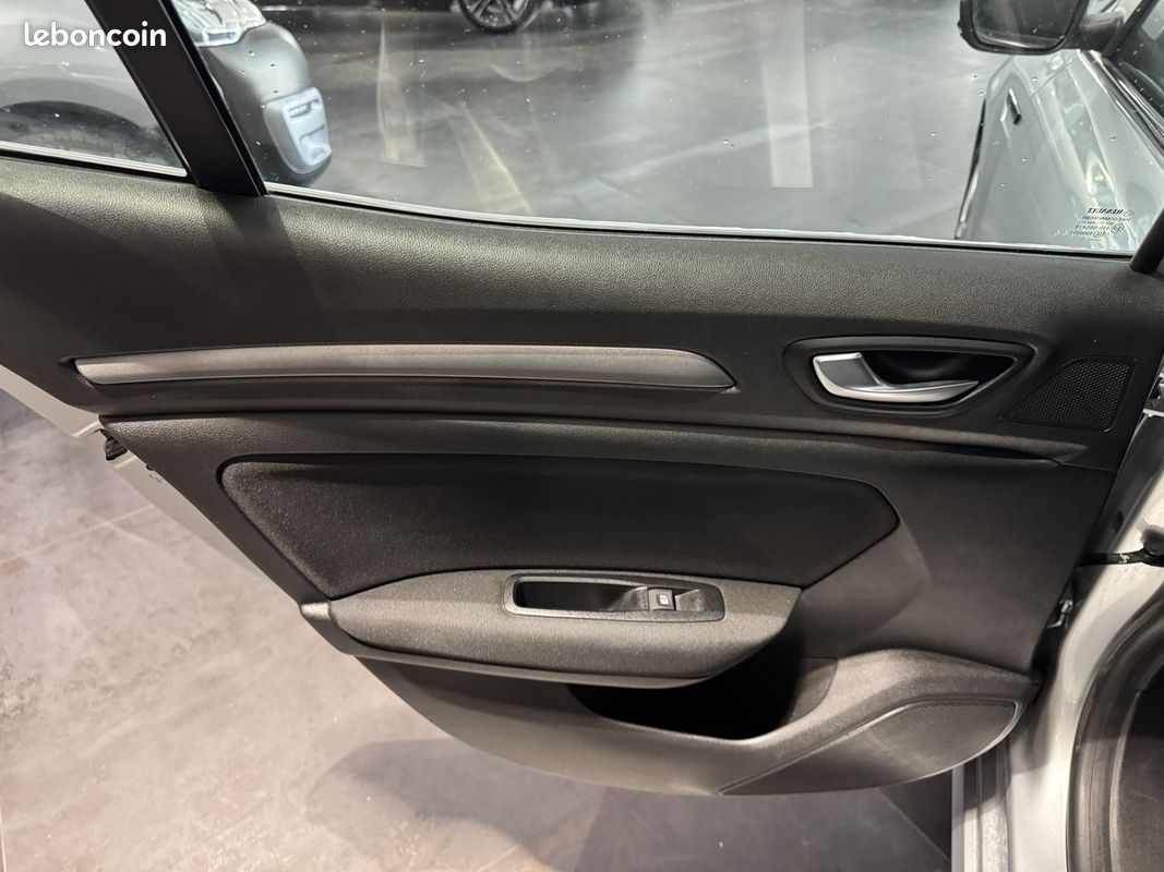 Renault MEGANE IV 1.5 BLUE DCI 115CH BUSINESS PLB AUTO (image 19)
