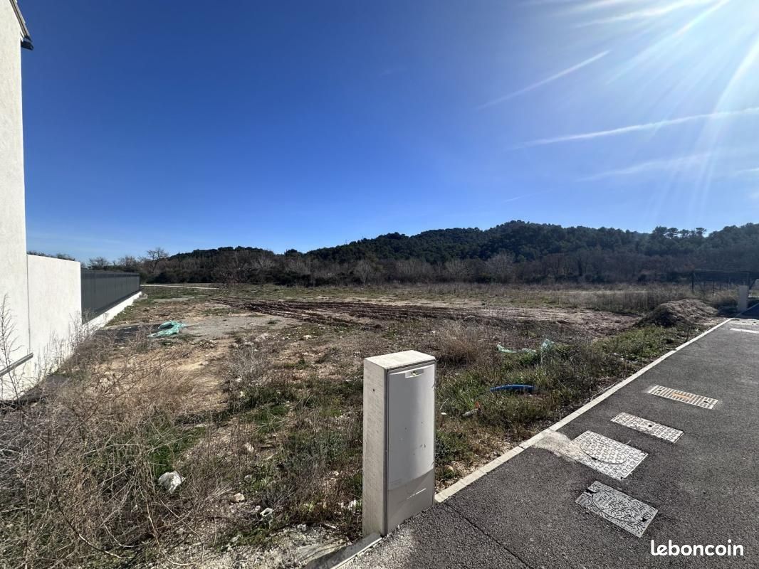 Terrain 456 m² Le Puy Sainte Reparade · à Le Puy-Sainte-Réparade · 220 000 €