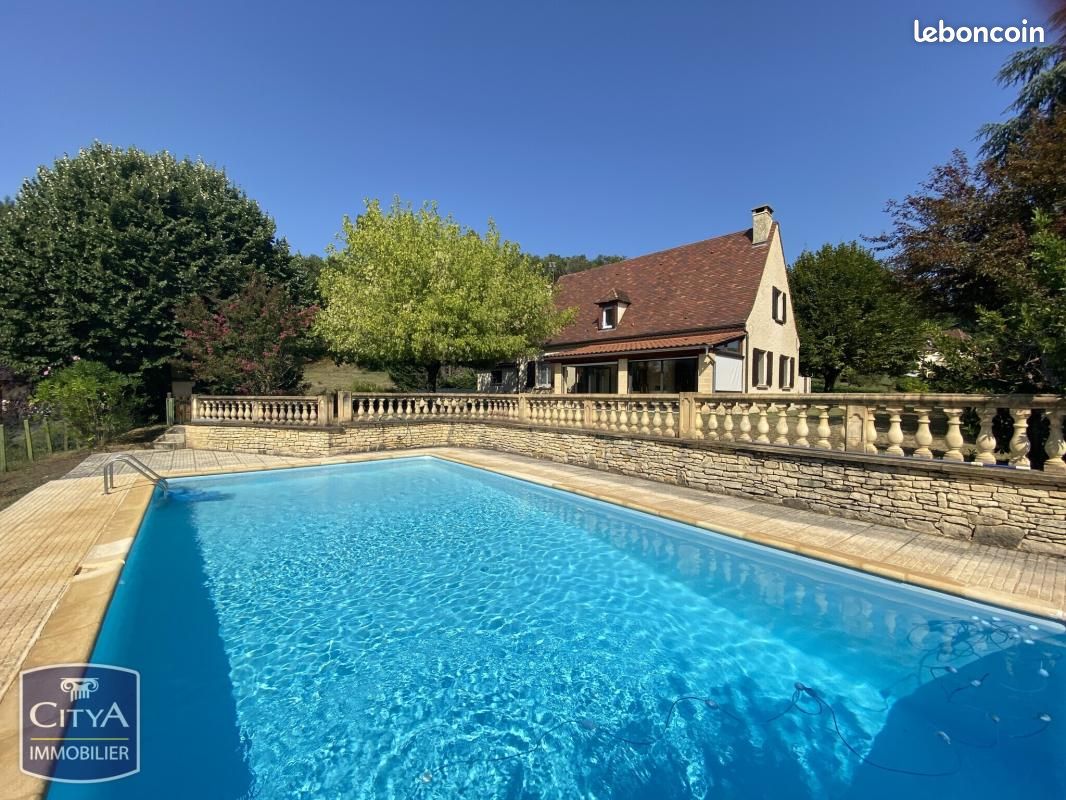 Maison 6 pièces 190 m² · à Sarlat-la-Canéda · 190 m² · 340 000 €