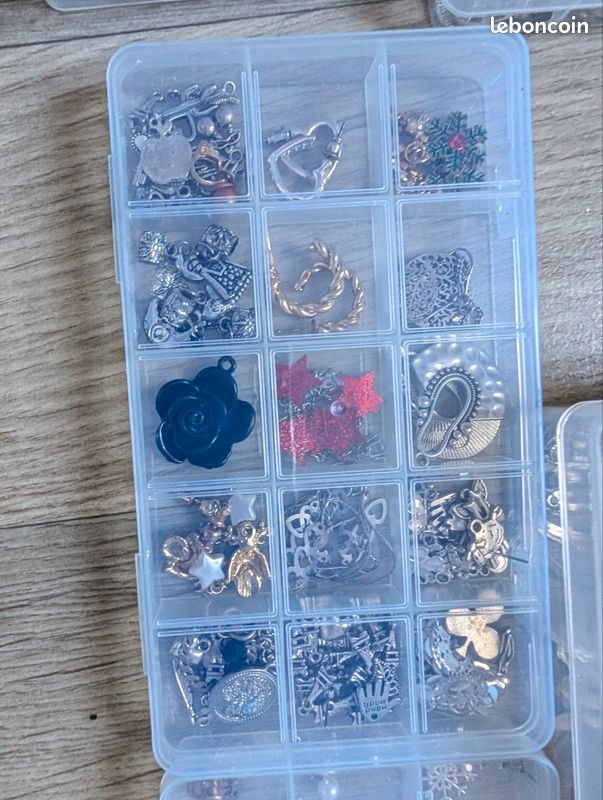 Lot De Breloques Et Médailles Argentées - Pour Création De Bijoux - Neuf