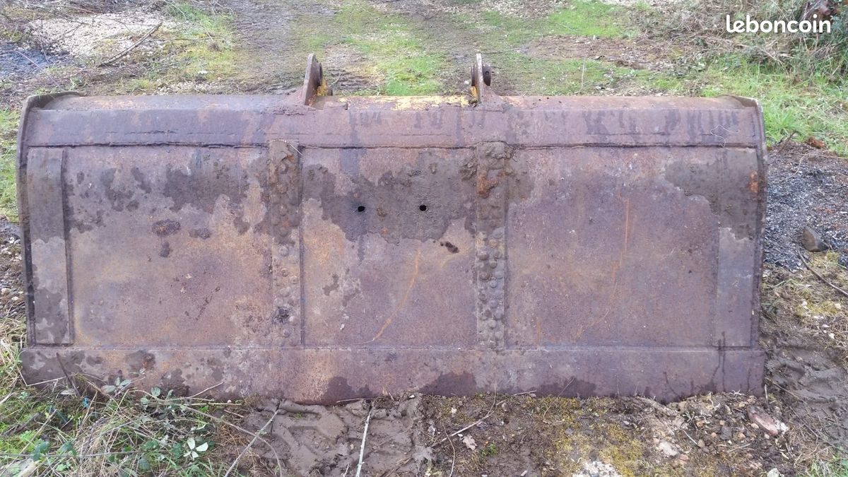 Godet de chargeuse (image 2)