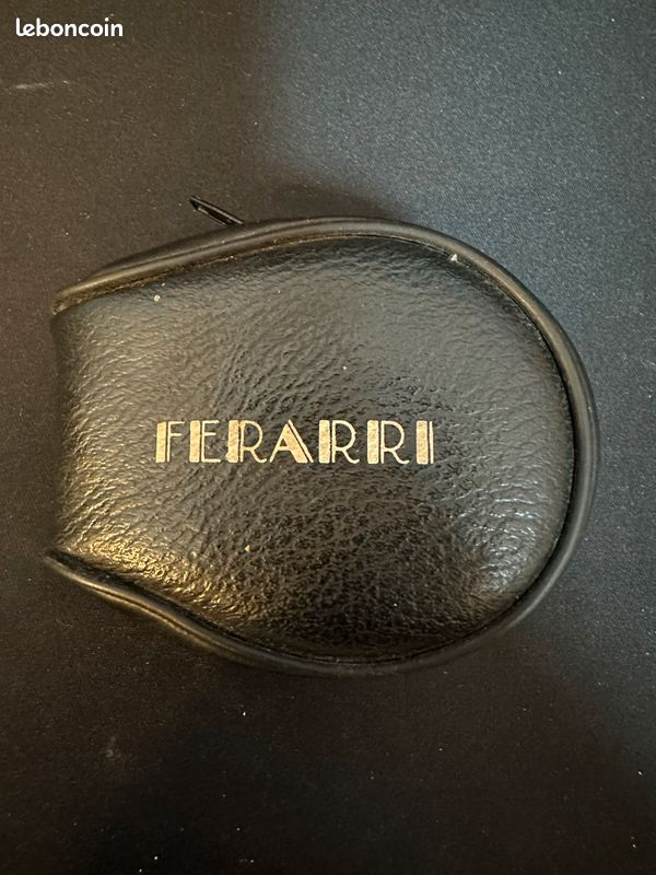 Lunette de soleil Ferrari avec pochette (image 2)