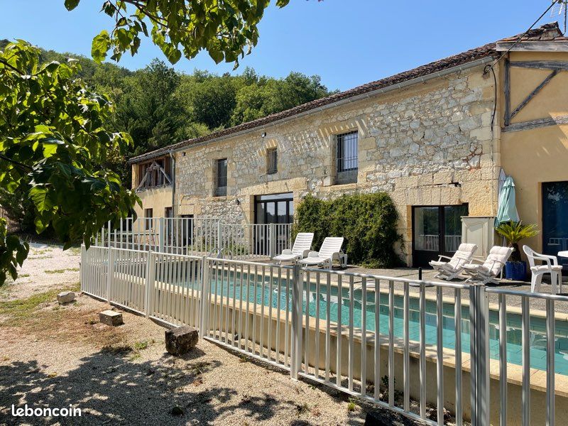 Maison 12 pièces 370 m² · à Saint-Cyprien · 370 m² · 397 000 €
