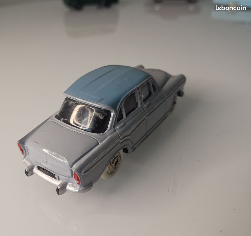 Jouet Ancien Dinky France - Voiture Miniature SIMCA 9 Aronde Référence 24U - Vintage