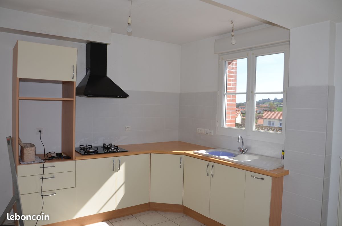 Maison 5 pièces 99 m² · à Chemillé-en-Anjou · 99 m² · 725 €