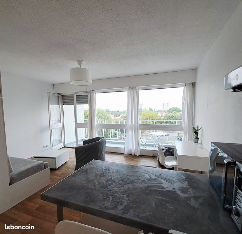 Appartement 1 pièce 28 m² · à Pessac · 28 m² · 650 €/mois