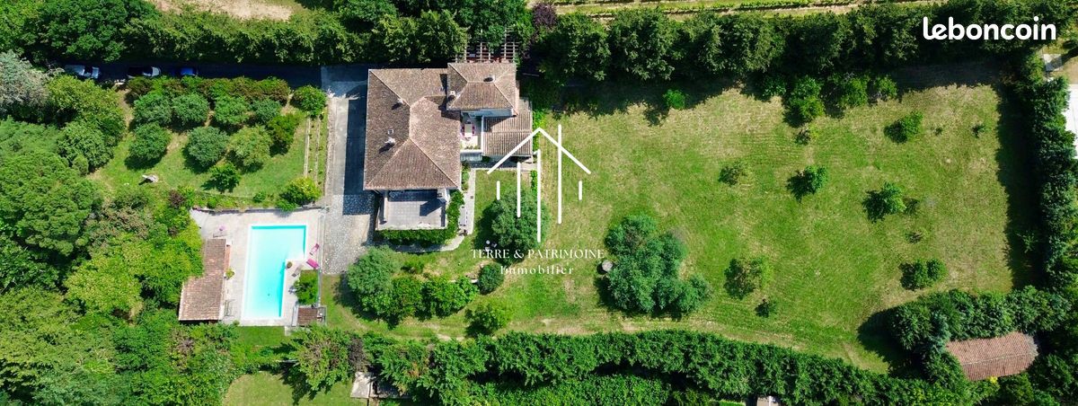 Maison 11 pièces 360 m² · à Vallon-Pont-d'Arc · 360 m² · 689 000 €