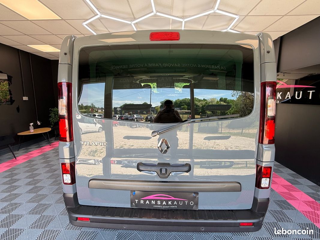 RENAULT TRAFIC III Combi Phase 3 L1 2.0 dCi 16V EDC6 SS Intens 9 Places (image 19)