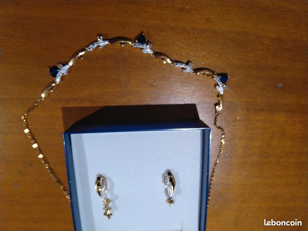 Collier (image 1)