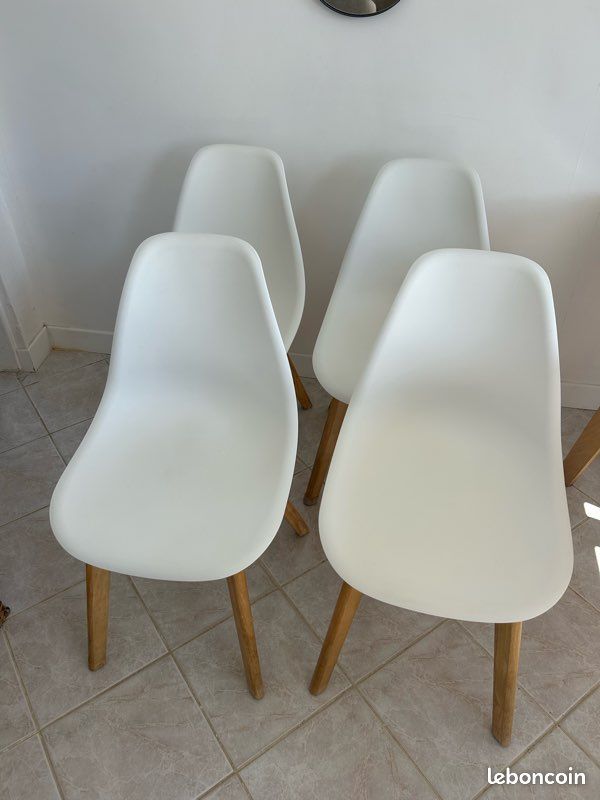 Lot de 4 chaises scandinaves blanches (image 1)