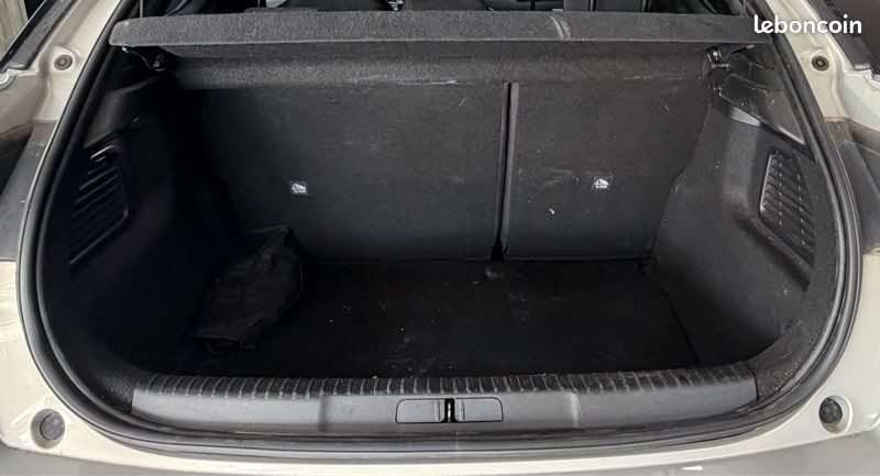 Garantie 12 Mois DS3 Crossback HDI 130 ch Performance Line EAT8 / CarPlay-Android / Climatisation automatique / Caméra de recul / I-Cokpit / Radar de stationnement Avant-Arrière (image 6)