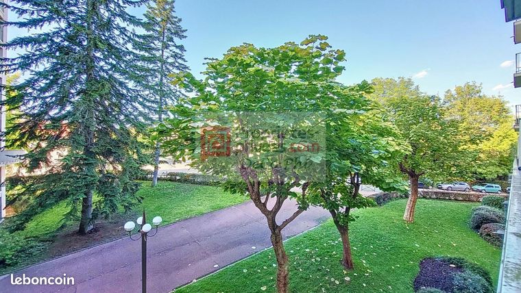 https://img.leboncoin.fr/api/v1/lbcpb1/images/cc/e7/7c/cce77c478aea45c4e60a3ac0cba73ff2801052dc.jpg?rule=ad-image
