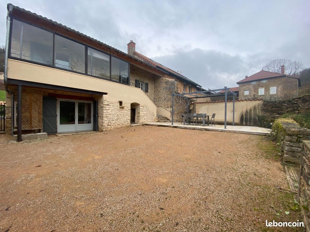 Maison 121 m² · à Château · 121 m² · 900 €/mois