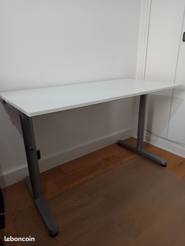 Bureau Ikea (image 2)