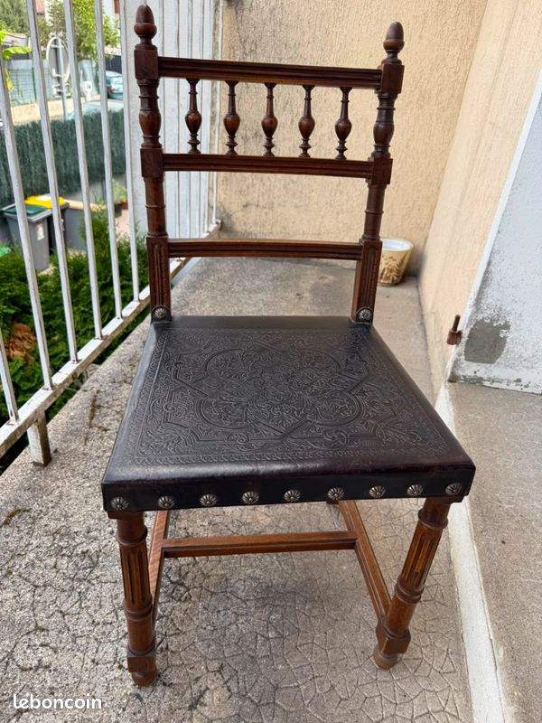 Lot de 8 chaises anciennes en bois massif (image 2)