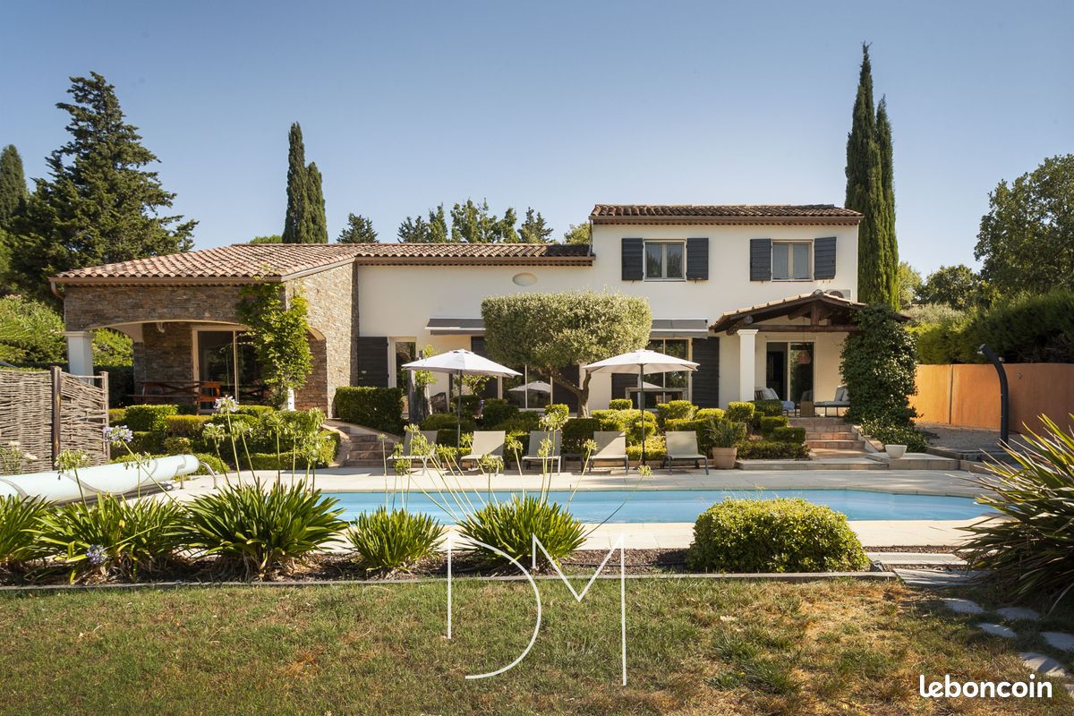 Maison 5 pièces 210 m² (image 1)