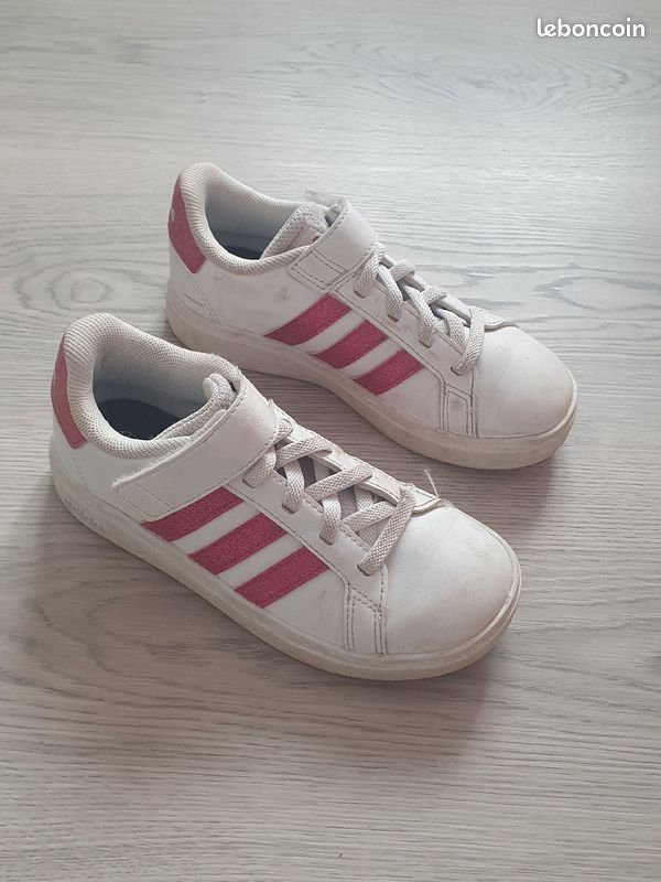 Chaussures Adidas taille 29 fille (image 1)