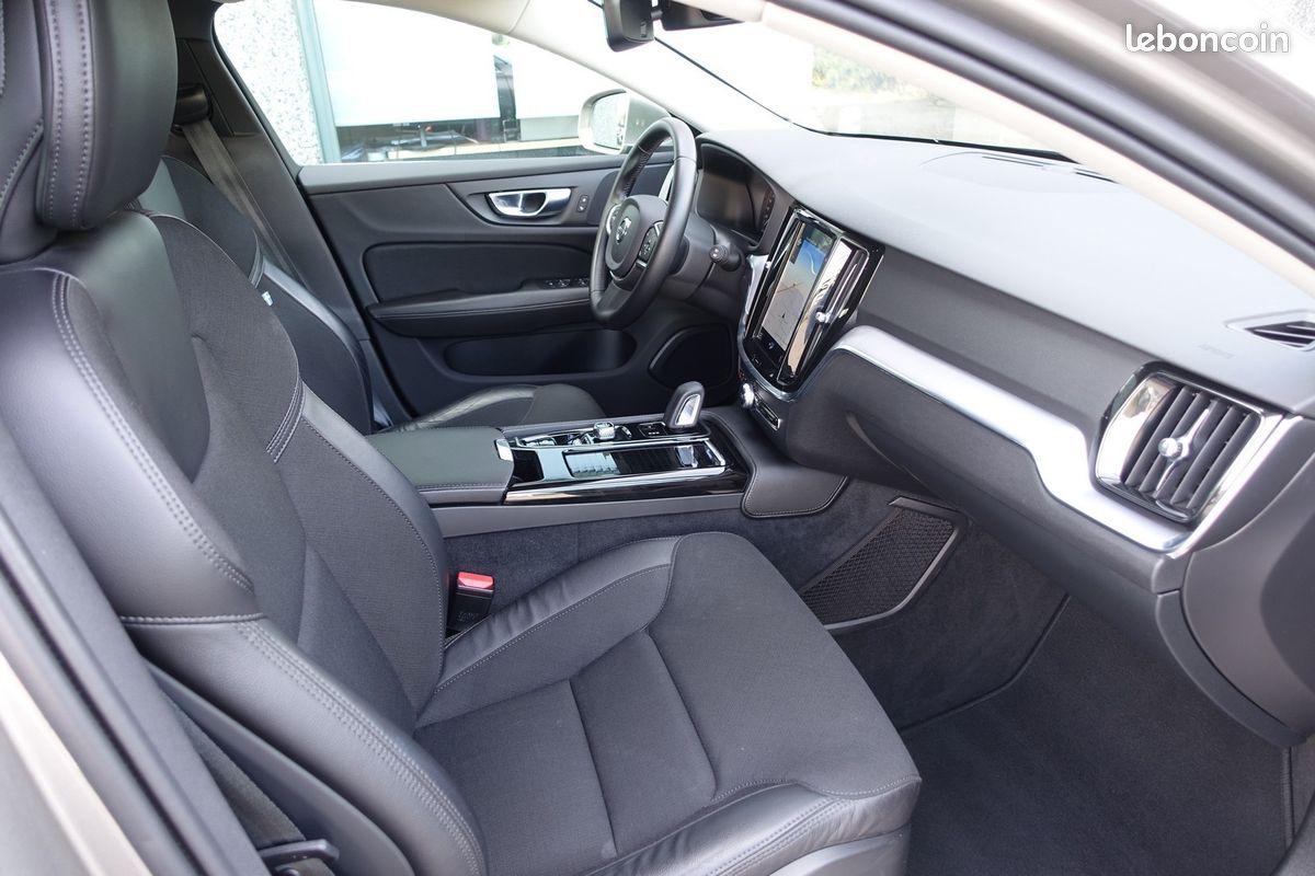 V60 T6 Awd Momentum Hybride Rechargeable Geartronic Phev 340ch Semi-cuir/Gps Europe/Carplay/Hayon électrique/Full LED/Régulateur/1*Main/Garantie 12 mois (image 8)
