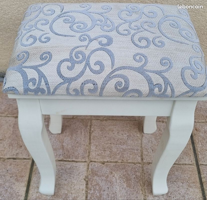 Petit tabouret (image 1)