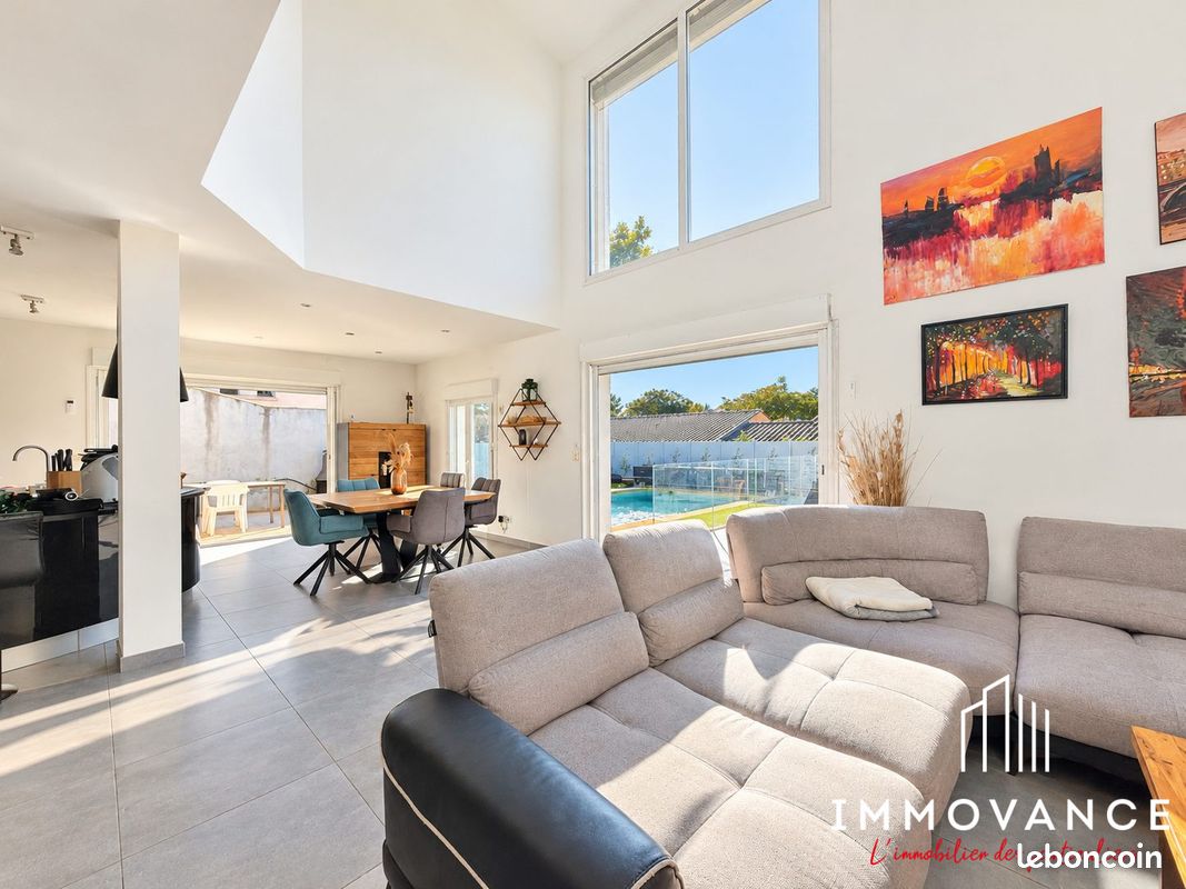 Maison 6 pièces 203 m² · à Castries · 203 m² · 619 000 €