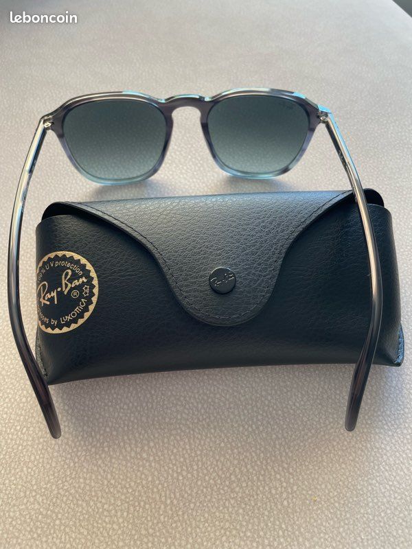 Lunettes de soleil femme (image 2)