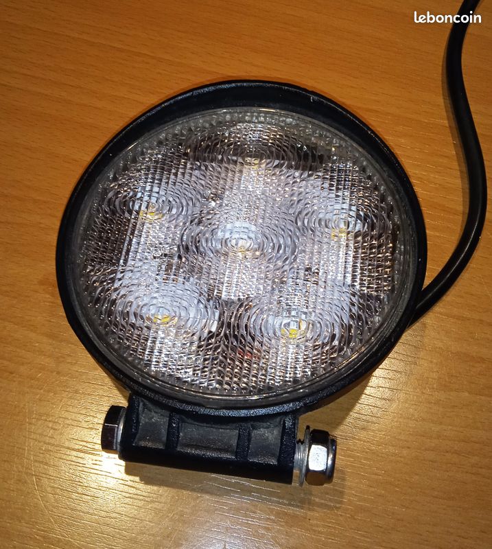 Phare additionnel 12 v 6 leds pour voiture TBE (image 2)