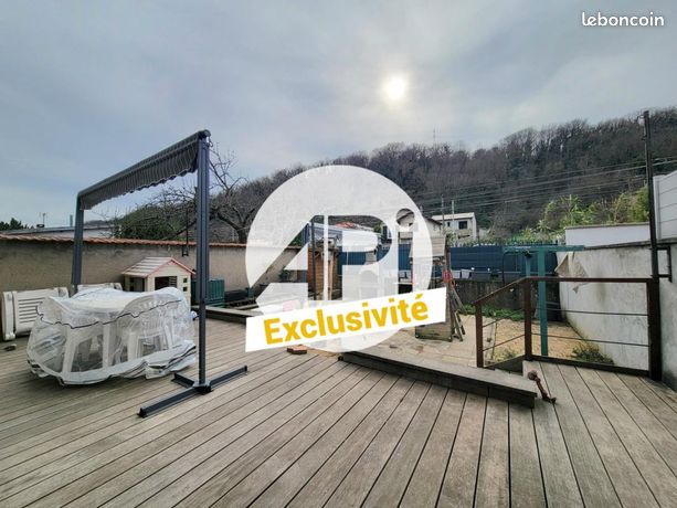 https://img.leboncoin.fr/api/v1/lbcpb1/images/cc/f6/2b/ccf62b9a46397d8d8812c6ef3356142cf400b523.jpg?rule=ad-image