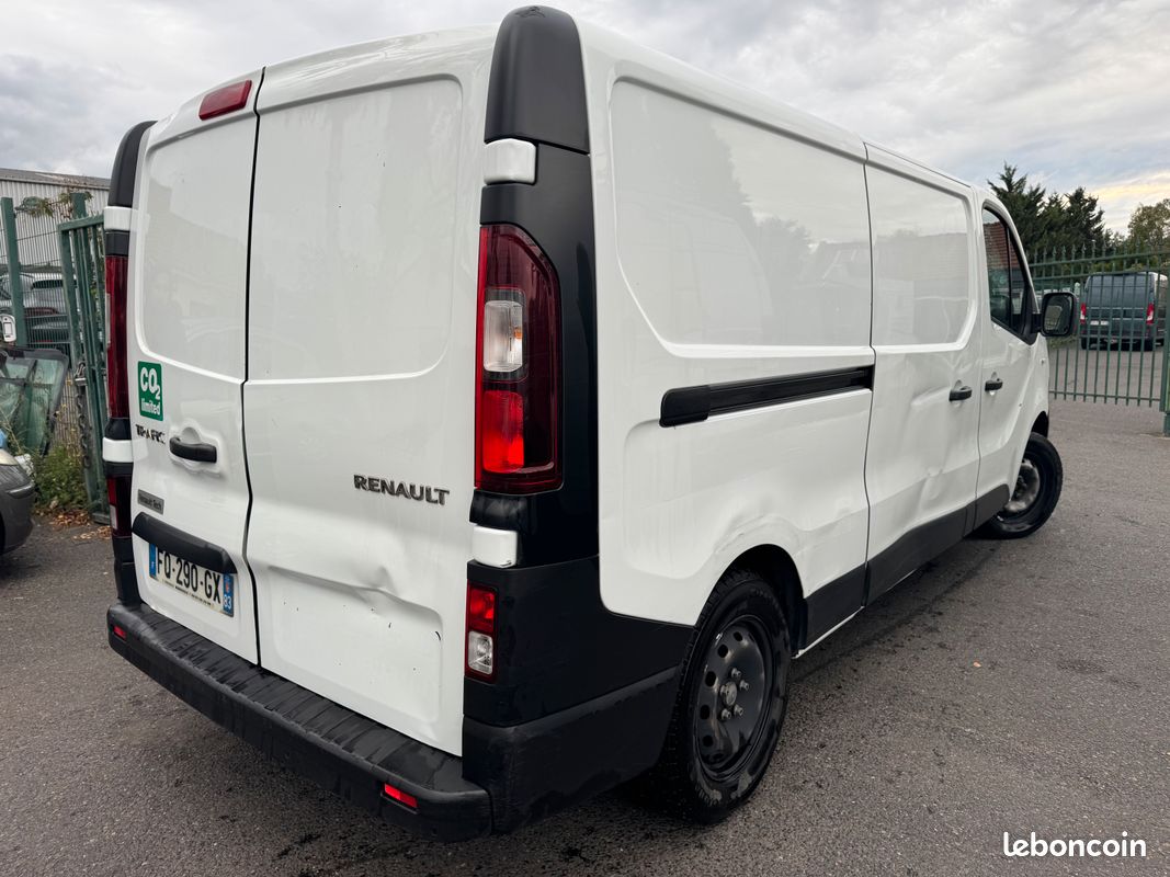 RENAULT TRAFIC III (2) CABINE CONFORT L2H1 1200 DCI 95 TVA RECUPERABLE PAYEZ 4x 10x 18x 24x 36x (image 4)