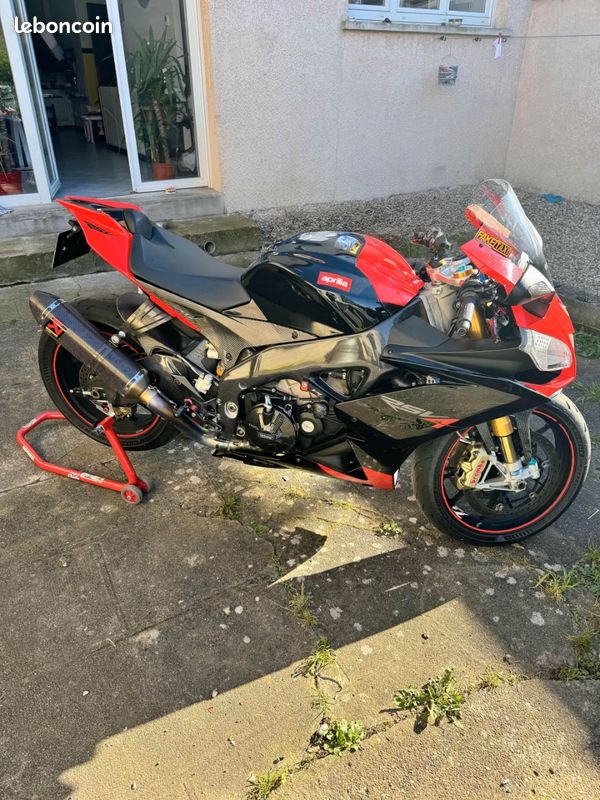 Aprilia Rsv4 factory (image 2)