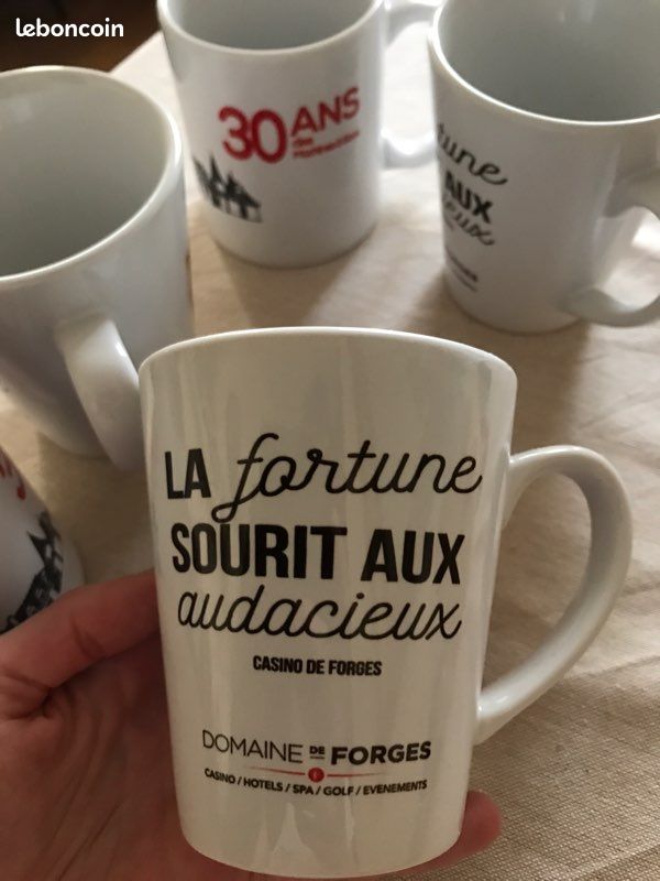 Lot de cinq mug /grandes tasses casino 💵 neuves (image 5)
