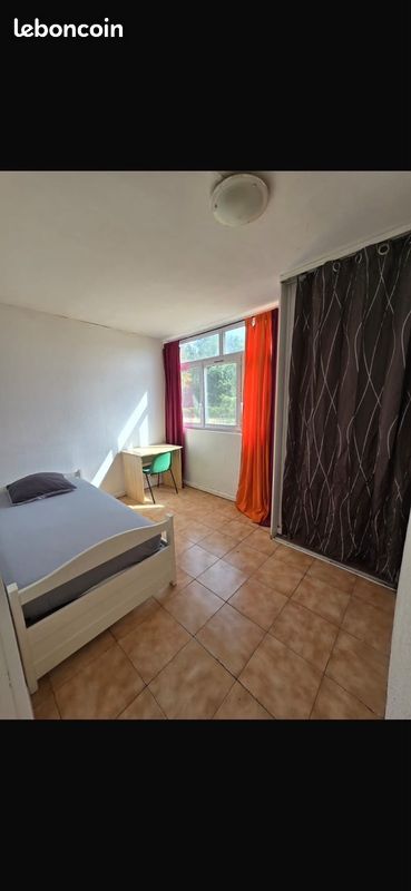 Appartement 3 pièces 80 m² · à Évry-Courcouronnes · 80 m² · 400 €