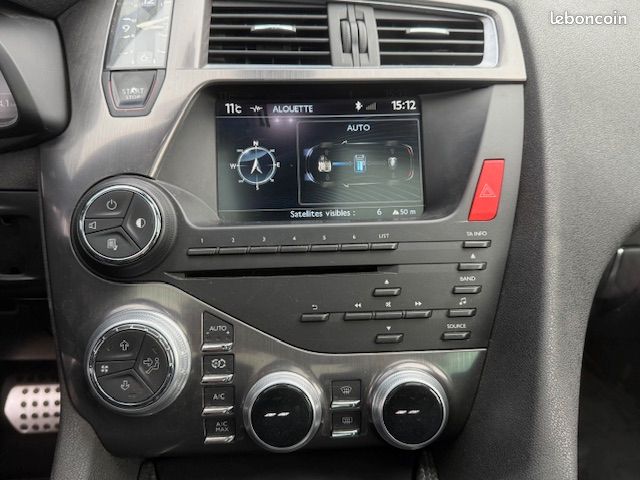 Citroën DS5 Hybrid4 So Chic BMP6 ENTRETIEN COMPLET (BATTERIE HYBRIDATION ET AIRBAG REMPLACÉS) (image 17)