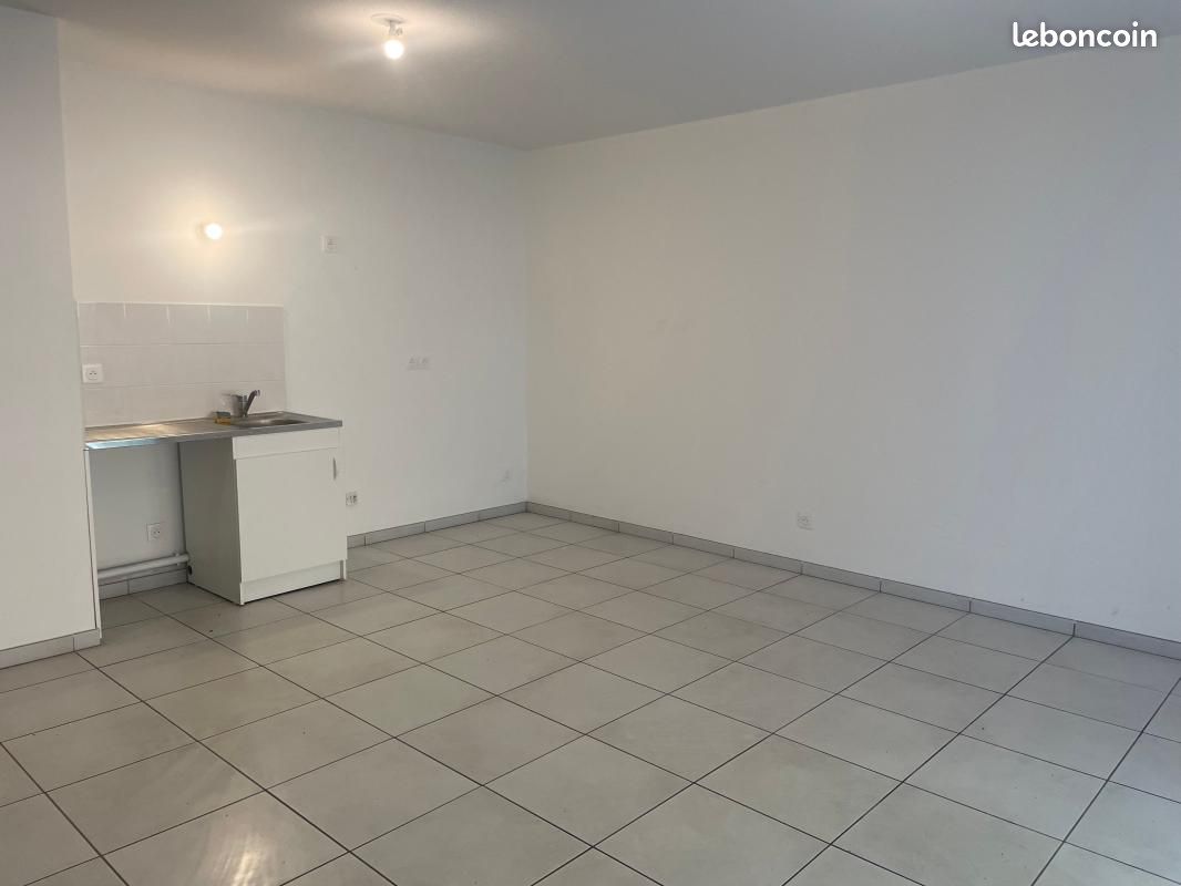 Appartement 3 pièces 61 m² · à Vénissieux · 61 m² · 940 €/mois